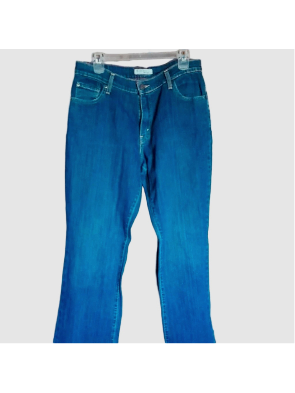 Relaxed Boot Cut Levis 550 Jeans